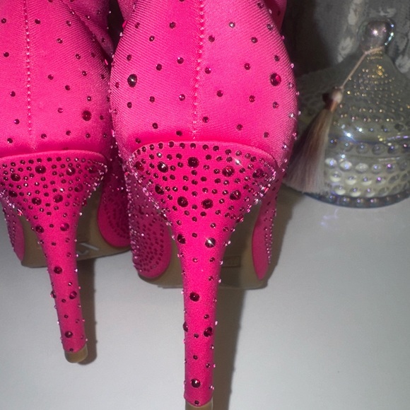 Boots - Picture 8 of 10